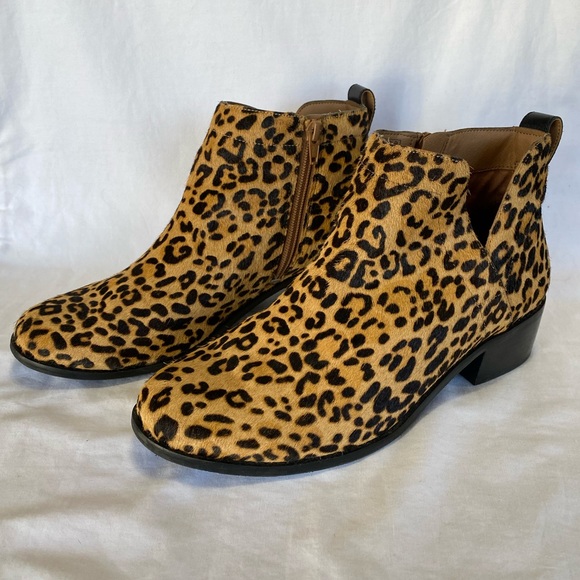 Vionic Clara Leopard booties. - Picture 1 of 6